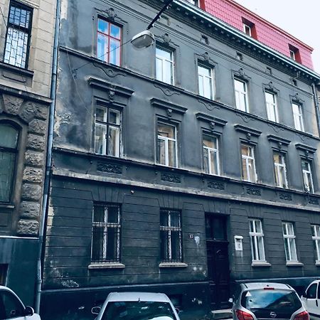 Designer Apartment In The Center Лвив Екстериор снимка