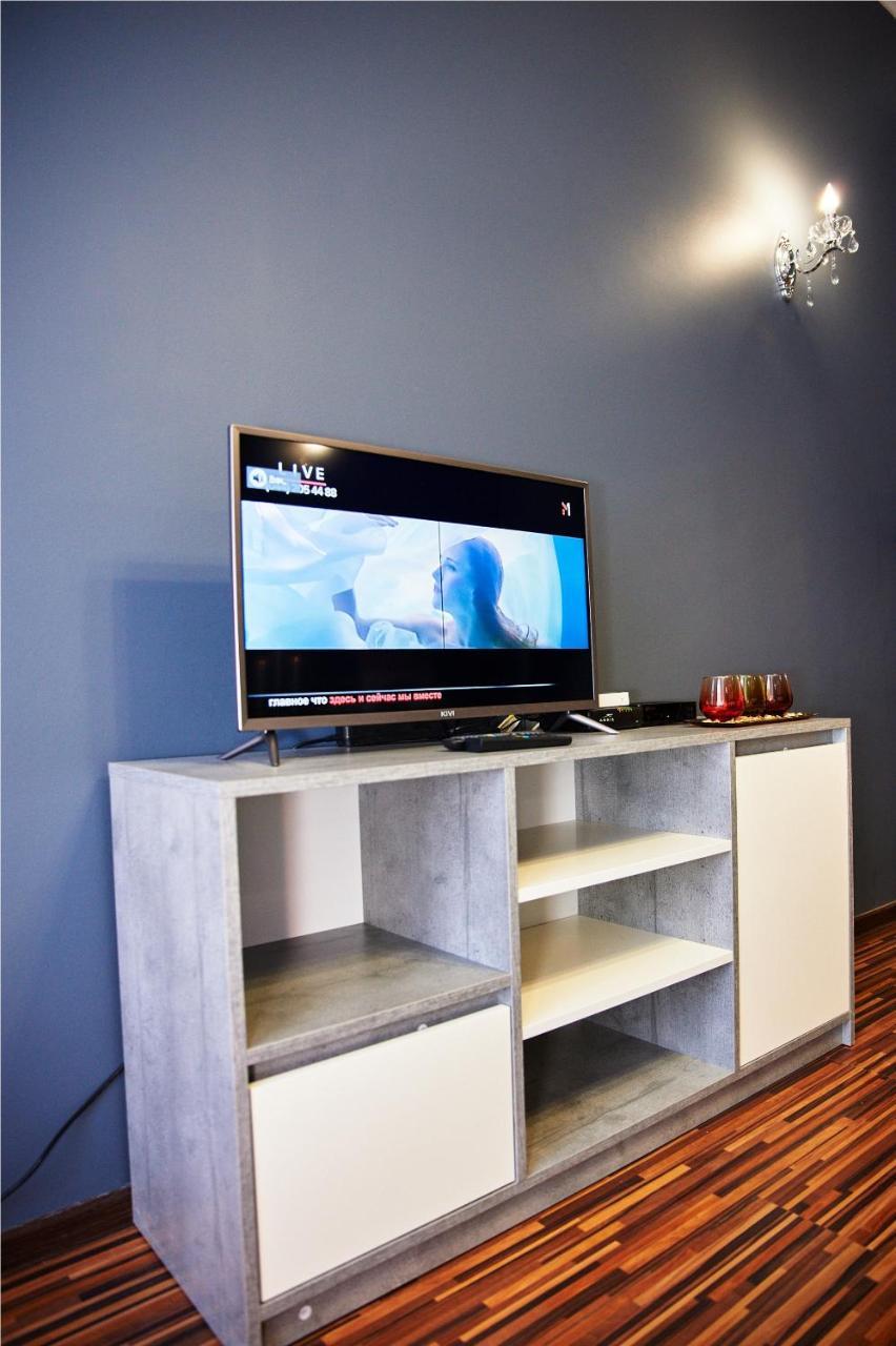 Designer Apartment In The Center Лвив Екстериор снимка