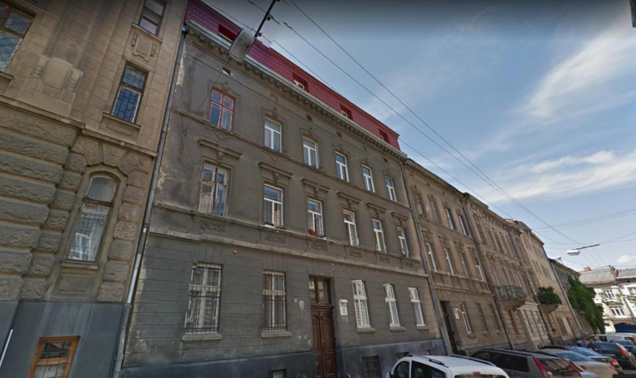 Designer Apartment In The Center Лвив Екстериор снимка